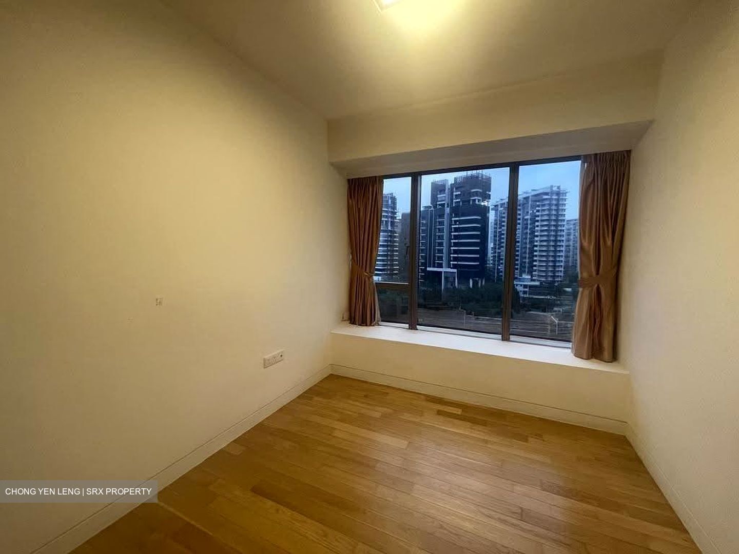 SilverSea (D15), Condominium #636213371